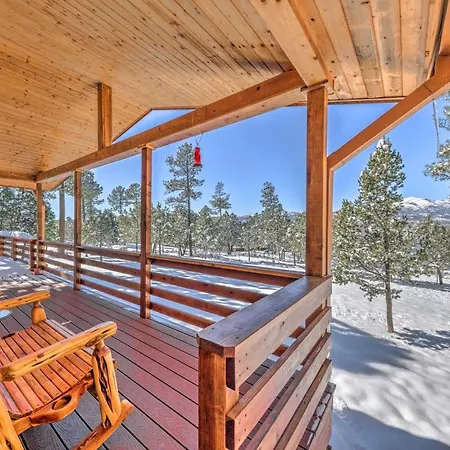 Spacious Ruidoso Home With Hot Tub And Fireplaces